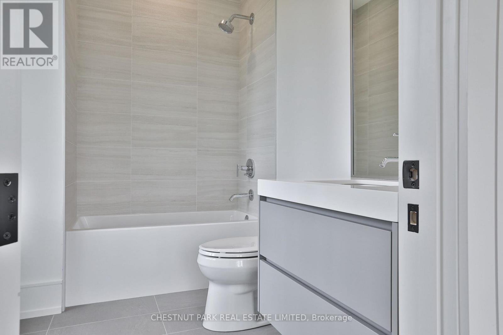 2 Marchwood Drive, Toronto, Ontario  M3H 1J8 - Photo 37 - C12821400