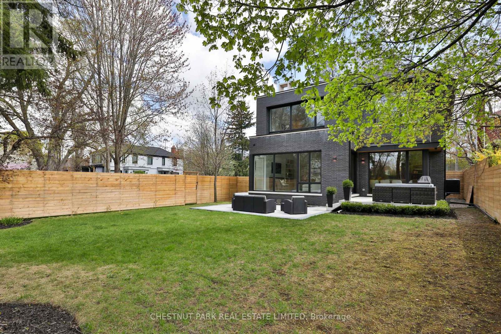 2 Marchwood Drive, Toronto, Ontario  M3H 1J8 - Photo 49 - C12821400