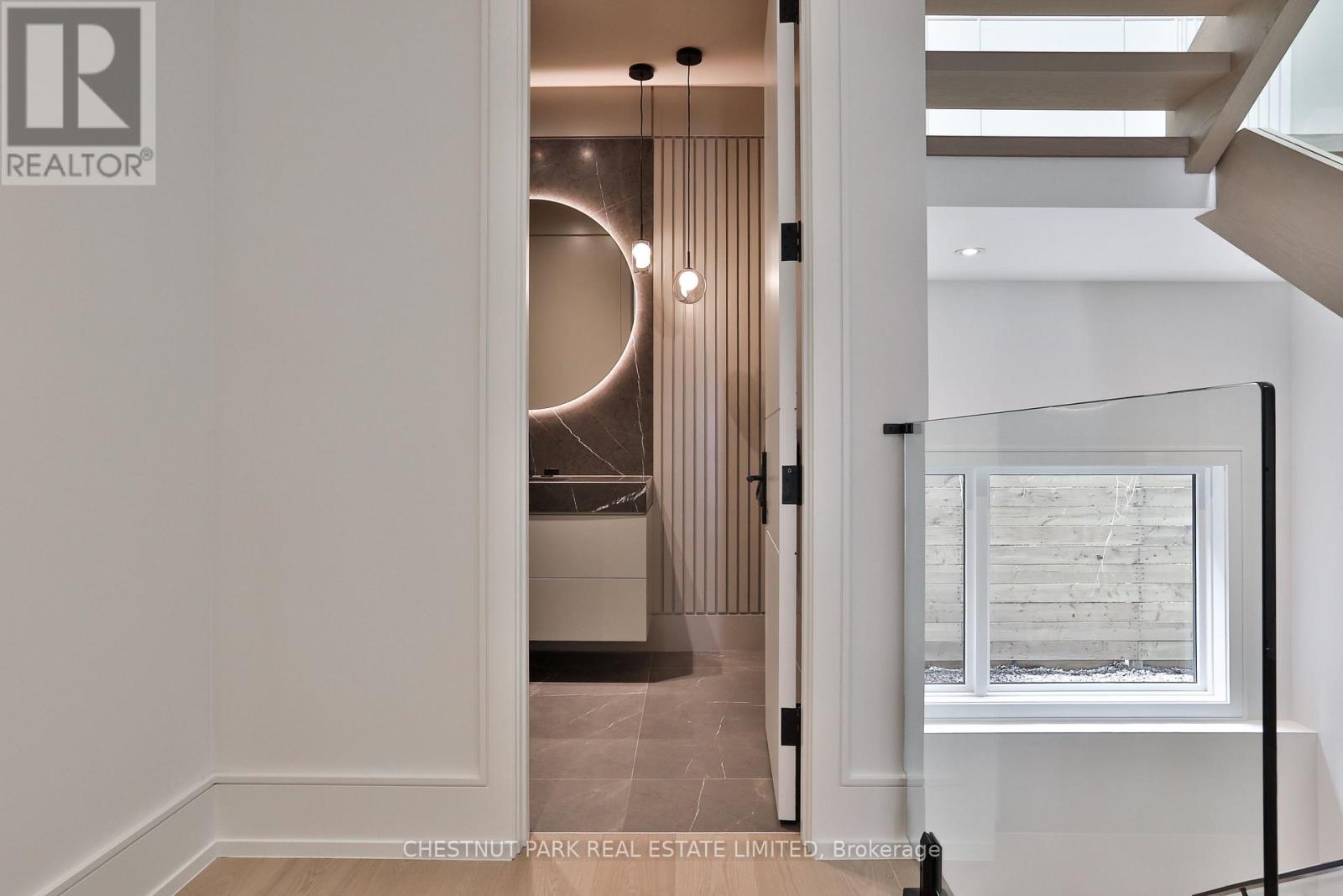 2 Marchwood Drive, Toronto, Ontario  M3H 1J8 - Photo 6 - C12821400