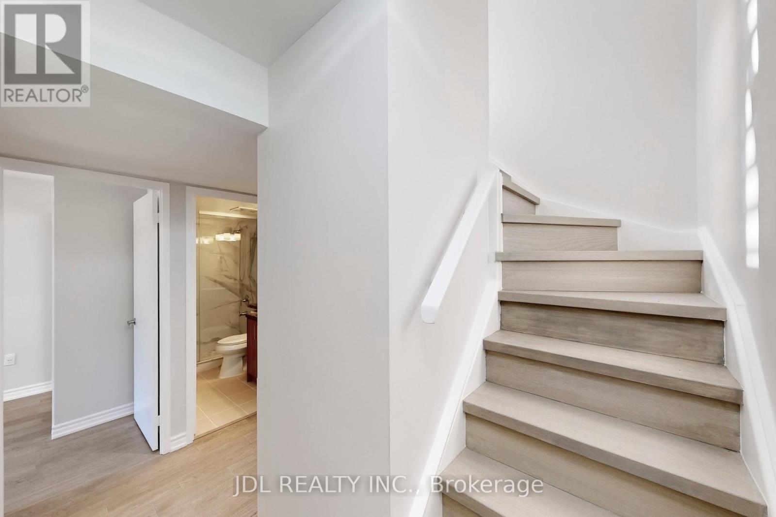 Th8 - 31 Brunel Court, Toronto, Ontario  M5V 3Y2 - Photo 17 - C12821404