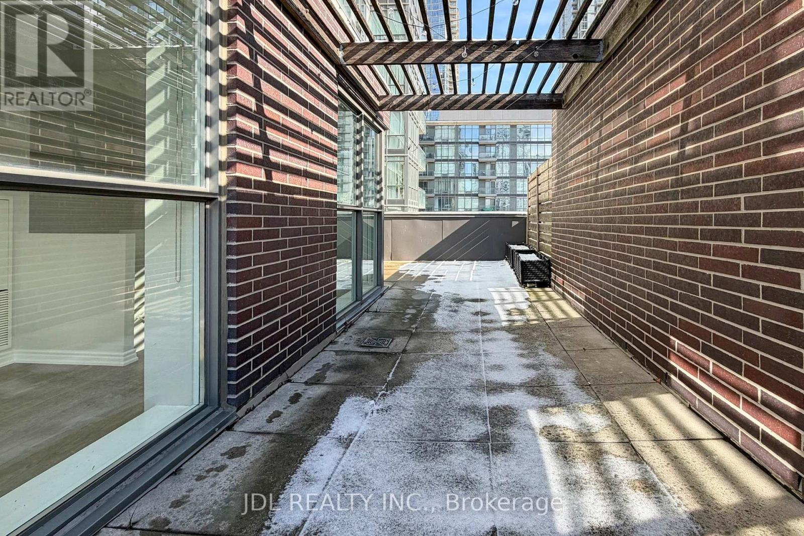 Th8 - 31 Brunel Court, Toronto, Ontario  M5V 3Y2 - Photo 19 - C12821404