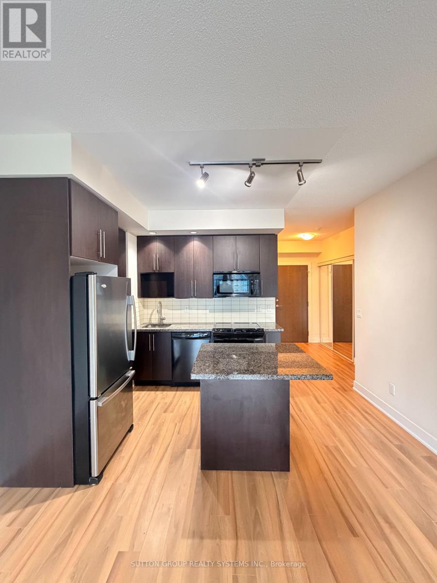 907 - 28 LINDEN STREET, Toronto, Ontario