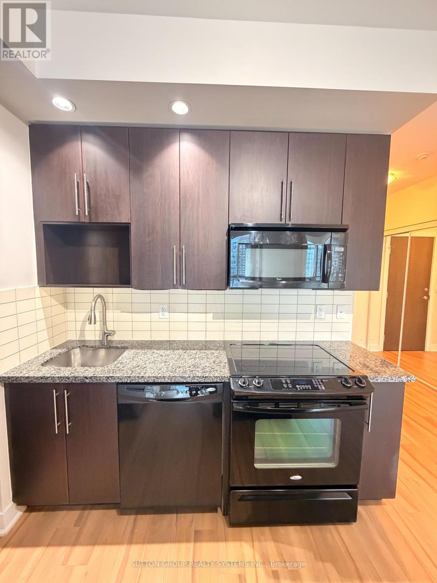 907 - 28 Linden Street, Toronto, Ontario  M4Y 0A4 - Photo 4 - C12821414