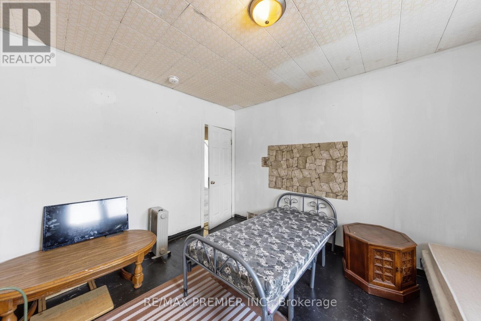 4548 Victoria Avenue, Niagara Falls, Ontario  L2E 4B6 - Photo 14 - X12821402