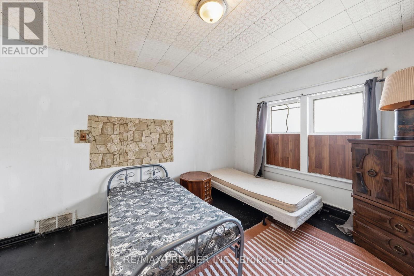 4548 Victoria Avenue, Niagara Falls, Ontario  L2E 4B6 - Photo 15 - X12821402