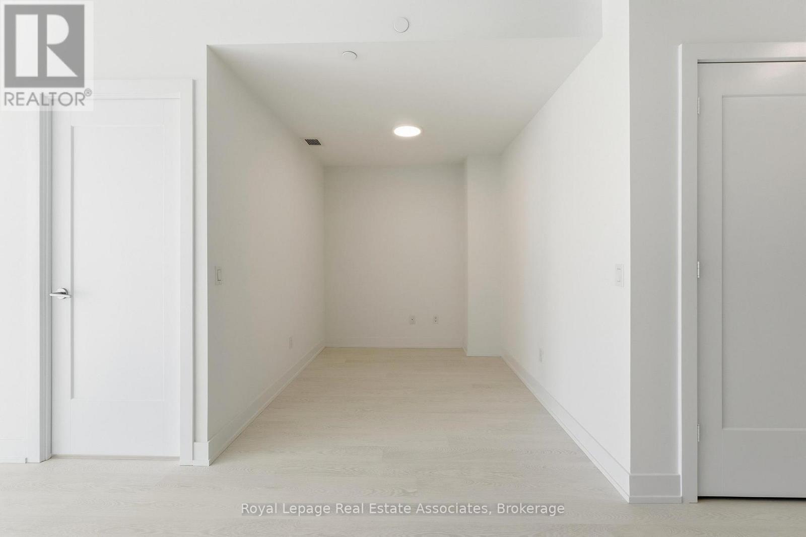 910 - 25 Cordova Avenue, Toronto, Ontario  M9A 0E5 - Photo 11 - W12818452