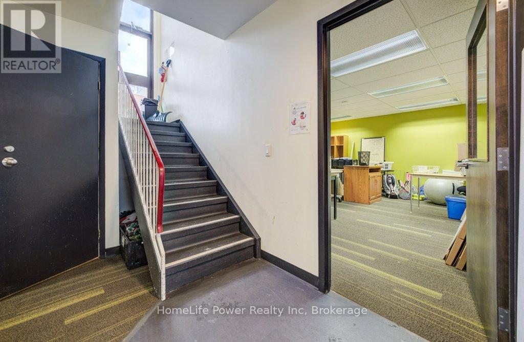 354 Charles Street E, Kitchener, Ontario  N2G 4L5 - Photo 12 - X12821418