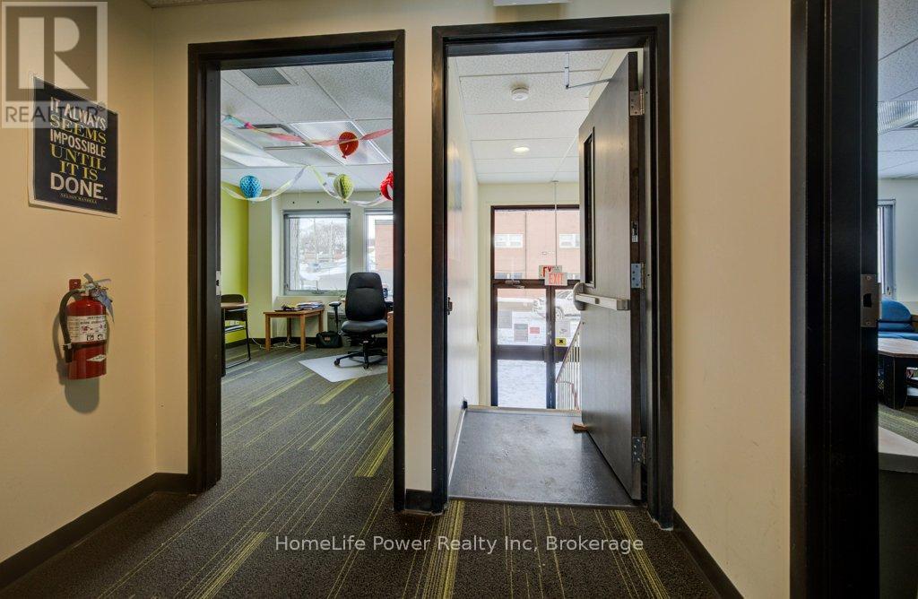 354 Charles Street E, Kitchener, Ontario  N2G 4L5 - Photo 14 - X12821418