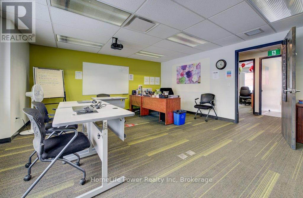 354 Charles Street E, Kitchener, Ontario  N2G 4L5 - Photo 17 - X12821418