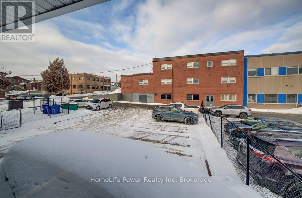 354 Charles Street E, Kitchener, Ontario  N2G 4L5 - Photo 25 - X12821418