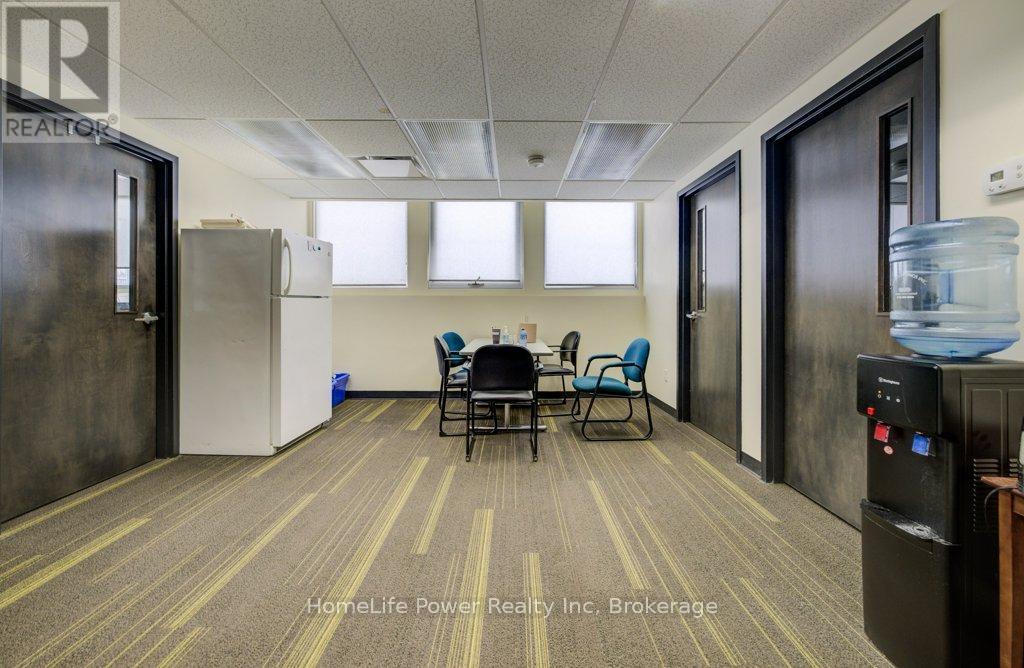 354 Charles Street E, Kitchener, Ontario  N2G 4L5 - Photo 6 - X12821418