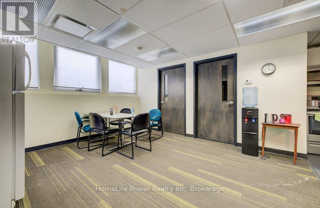 354 Charles Street E, Kitchener, Ontario  N2G 4L5 - Photo 7 - X12821418