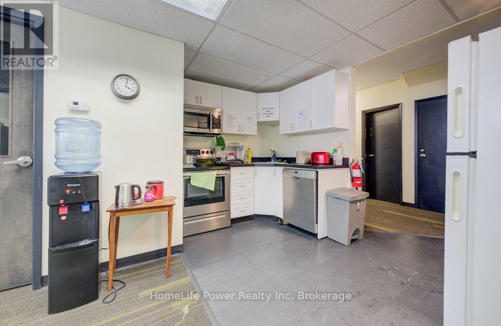 354 Charles Street E, Kitchener, Ontario  N2G 4L5 - Photo 8 - X12821418