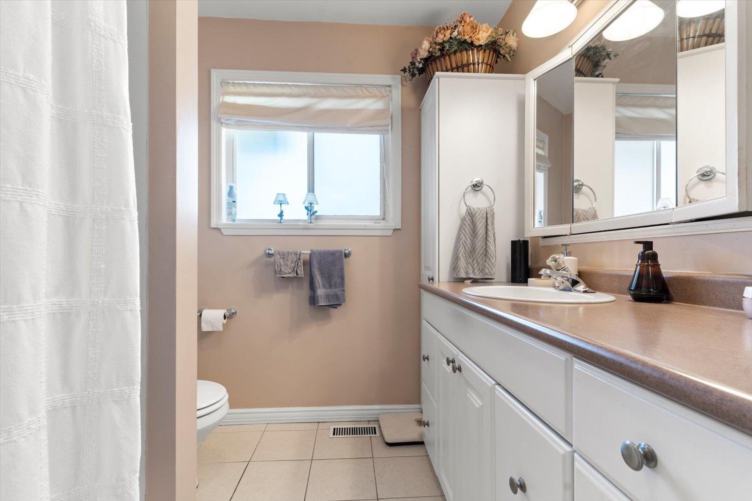 14983 Canary Drive, Surrey, British Columbia  V3R 4V2 - Photo 15 - R3092916