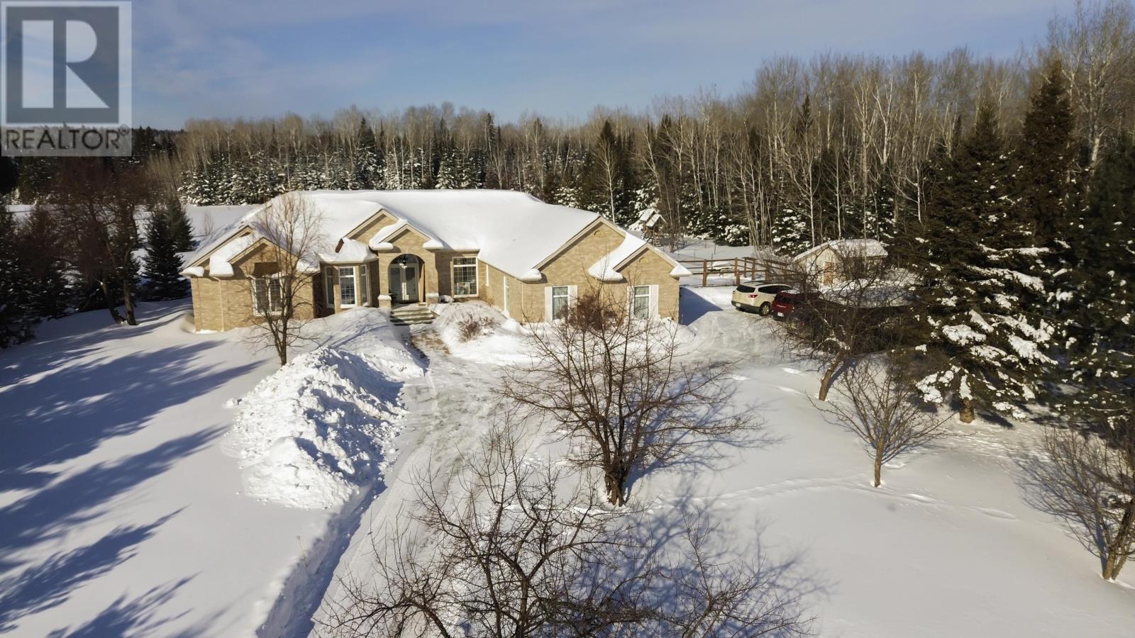 1866 Oliver Rd, Thunder Bay, Ontario  P7G 1P1 - Photo 2 - TB2600302