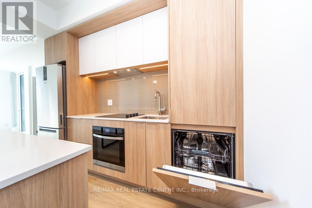 4005 - 395 Square One Drive, Mississauga, Ontario  L5B 0P6 - Photo 14 - W12821420