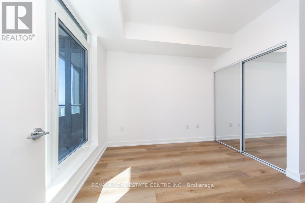 4005 - 395 Square One Drive, Mississauga, Ontario  L5B 0P6 - Photo 16 - W12821420