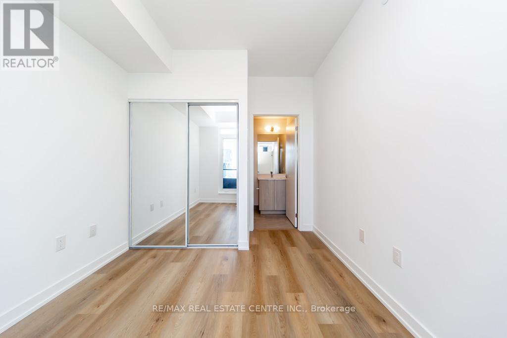 4005 - 395 Square One Drive, Mississauga, Ontario  L5B 0P6 - Photo 17 - W12821420