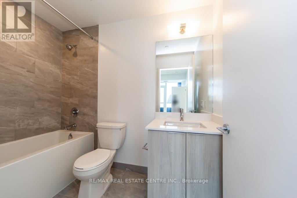 4005 - 395 Square One Drive, Mississauga, Ontario  L5B 0P6 - Photo 18 - W12821420