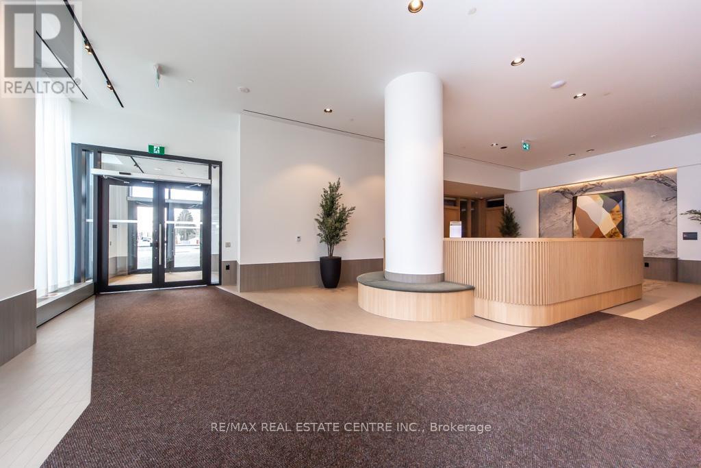 4005 - 395 Square One Drive, Mississauga, Ontario  L5B 0P6 - Photo 3 - W12821420