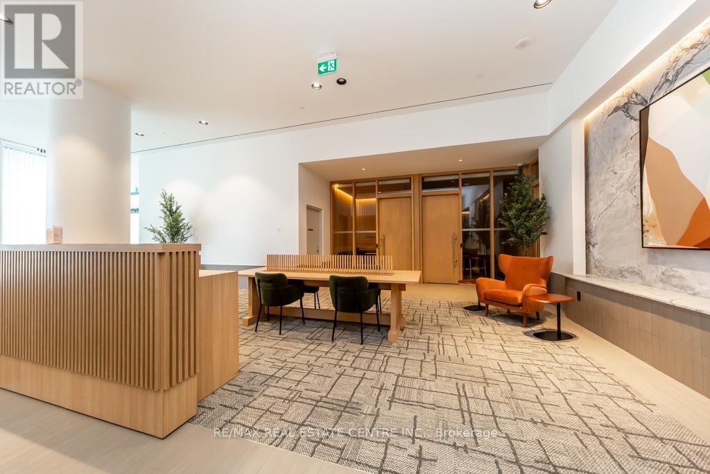 4005 - 395 Square One Drive, Mississauga, Ontario  L5B 0P6 - Photo 5 - W12821420