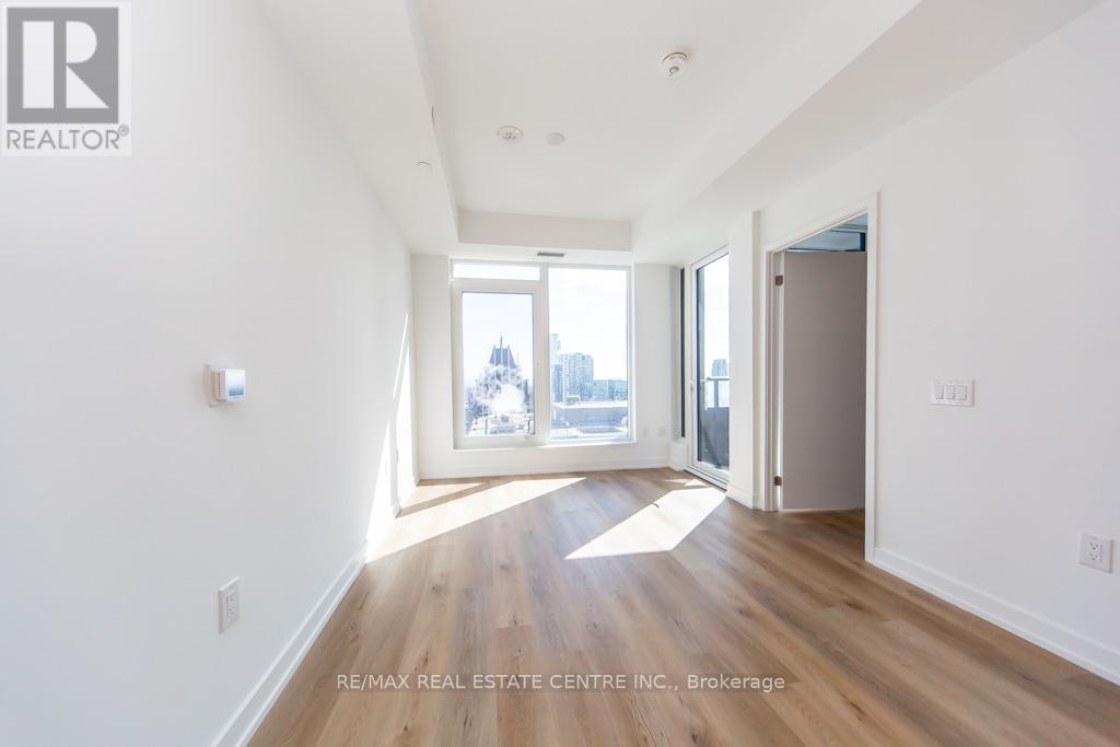 4005 - 395 Square One Drive, Mississauga, Ontario  L5B 0P6 - Photo 9 - W12821420