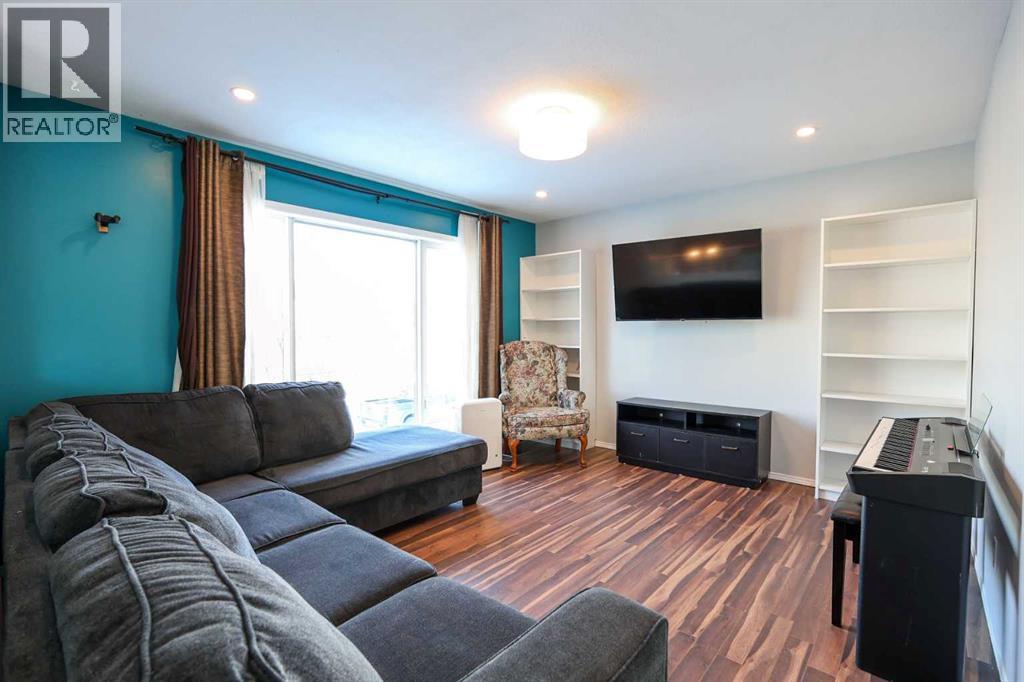 51 Ives Crescent, Red Deer, Alberta  T4R 3G9 - Photo 4 - A2286354