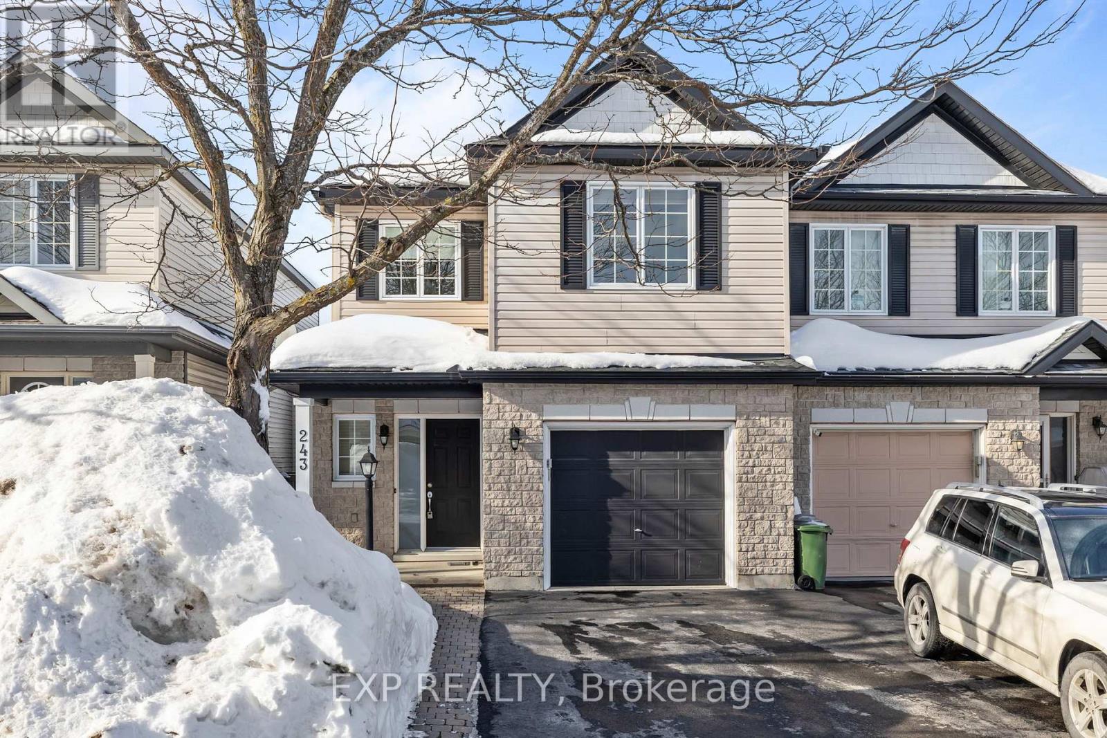 243 DEERFOX DRIVE, Ottawa, Ontario