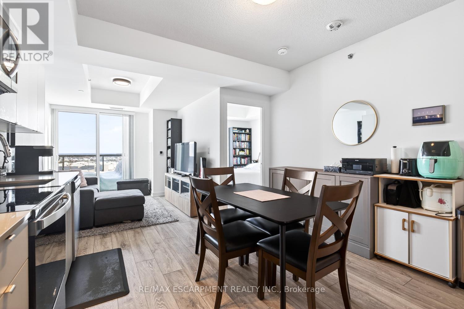 A802 - 3210 Dakota Common, Burlington, Ontario  L7M 2A8 - Photo 10 - W12821444