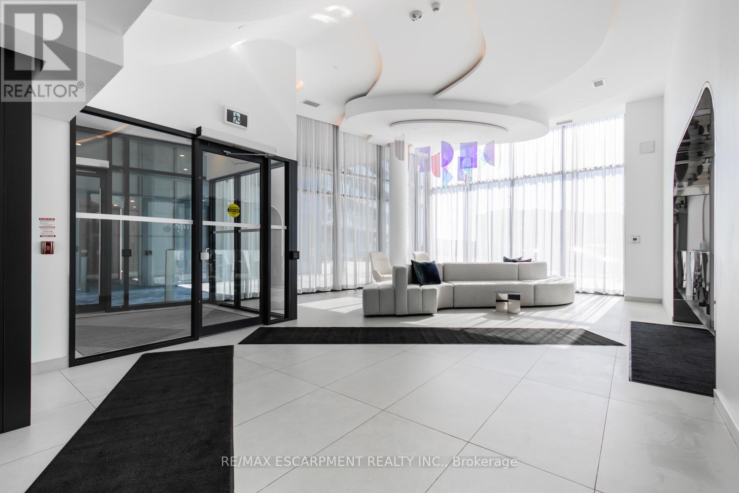 A802 - 3210 Dakota Common, Burlington, Ontario  L7M 2A8 - Photo 3 - W12821444