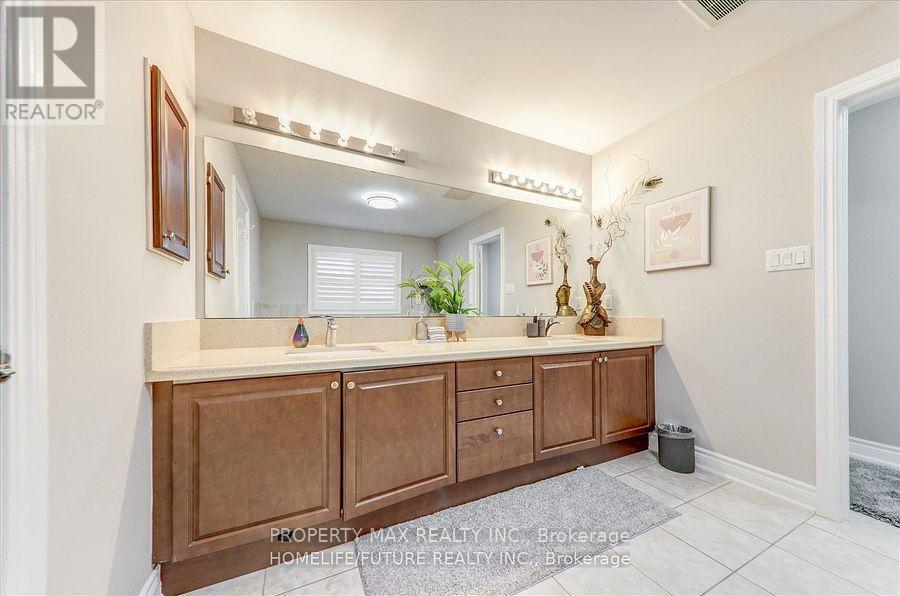 28 Billancourt Crescent, Brampton, Ontario  L6P 1V5 - Photo 13 - W12821450