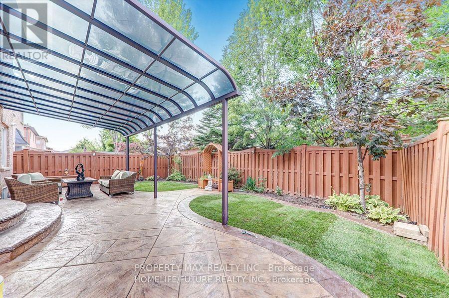 28 Billancourt Crescent, Brampton, Ontario  L6P 1V5 - Photo 14 - W12821450