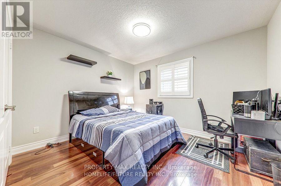 28 Billancourt Crescent, Brampton, Ontario  L6P 1V5 - Photo 16 - W12821450