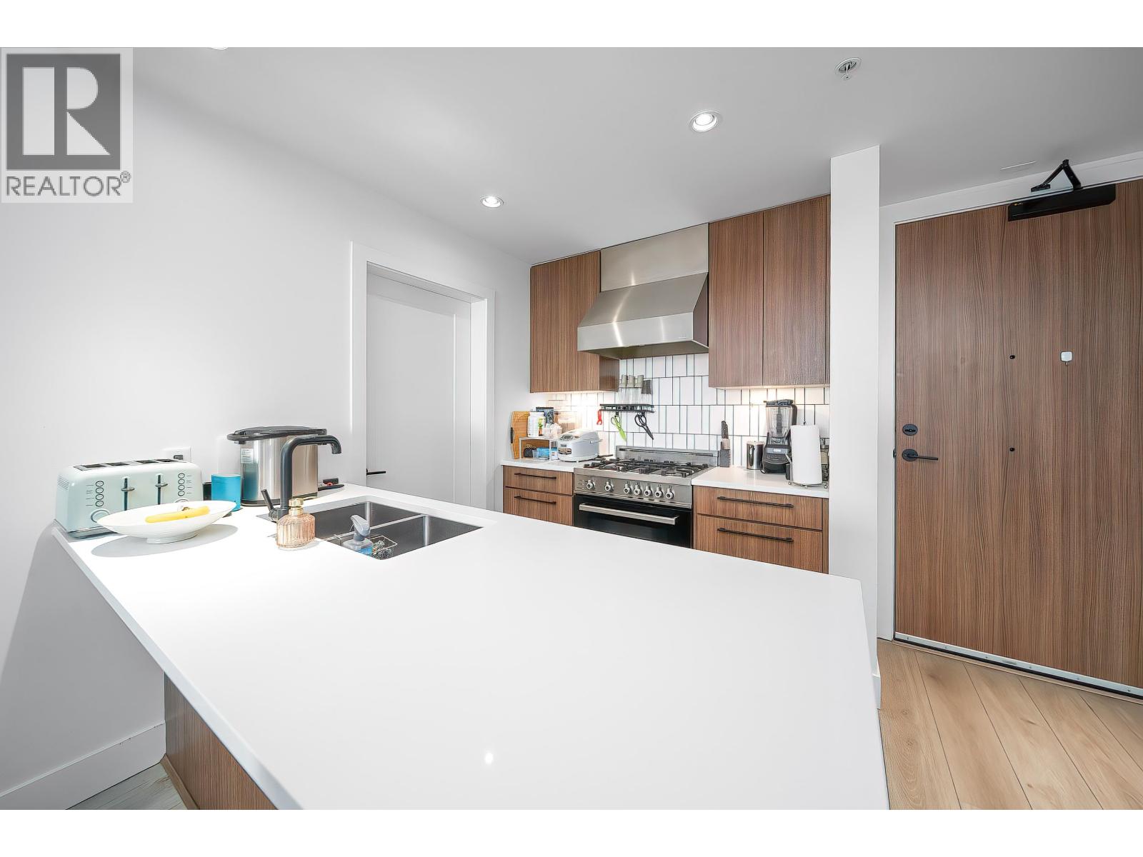 208 6933 Cambie Street, Vancouver, British Columbia  V6P 0J1 - Photo 5 - R3092753