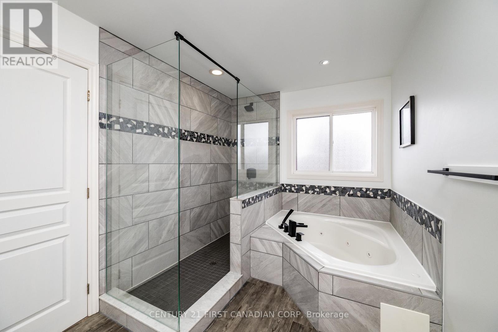 111 Coyne Lane Lane, Lucan Biddulph, Ontario  N0M 2J0 - Photo 14 - X12821466