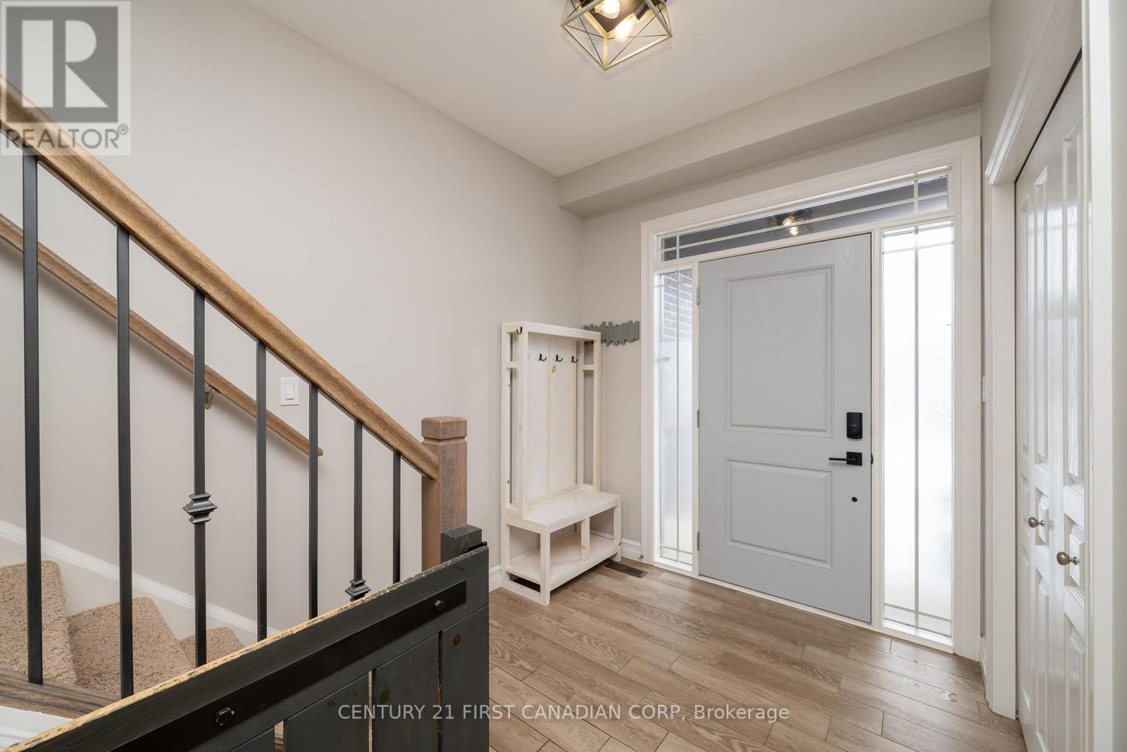 111 Coyne Lane Lane, Lucan Biddulph, Ontario  N0M 2J0 - Photo 5 - X12821466