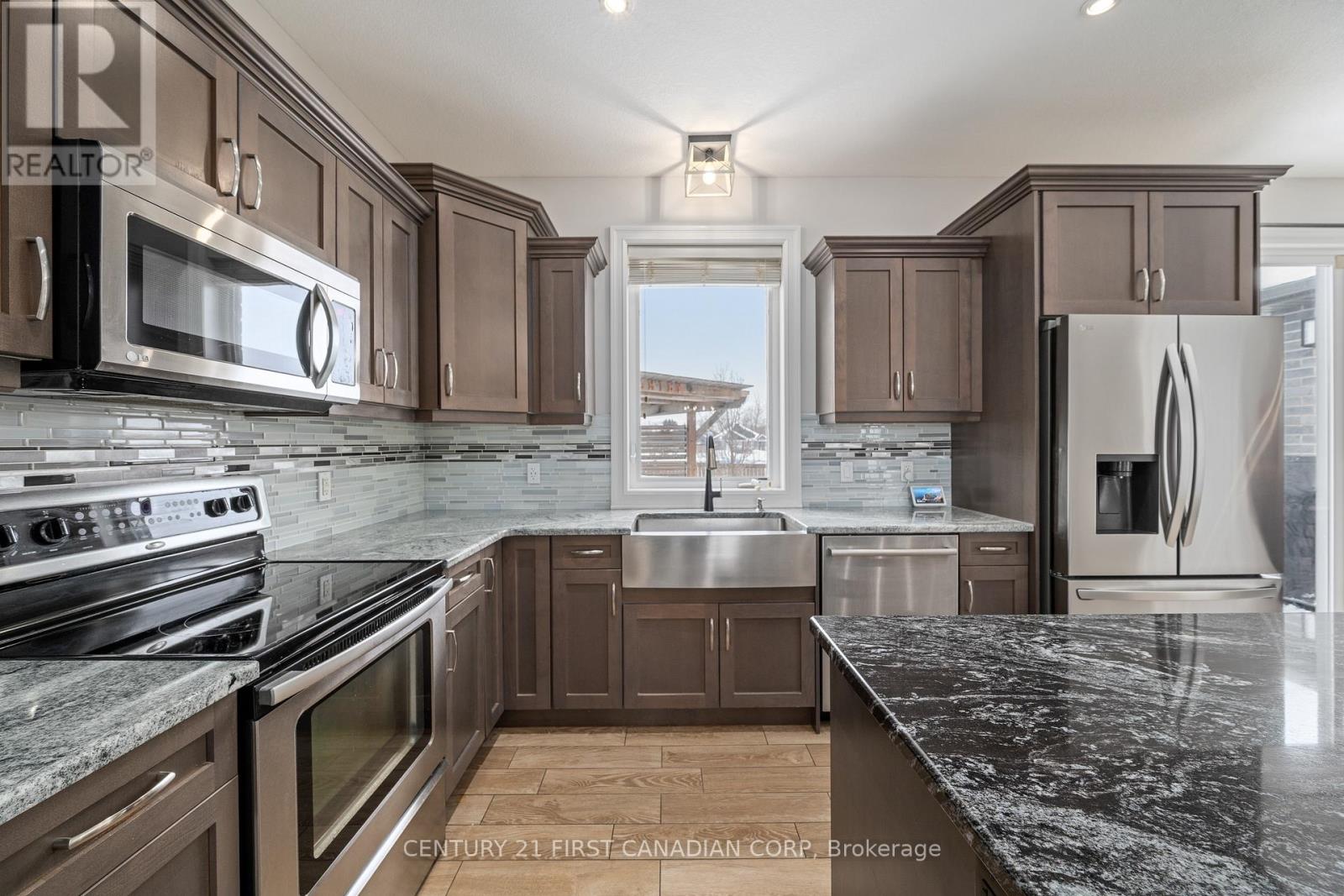 111 Coyne Lane Lane, Lucan Biddulph, Ontario  N0M 2J0 - Photo 7 - X12821466