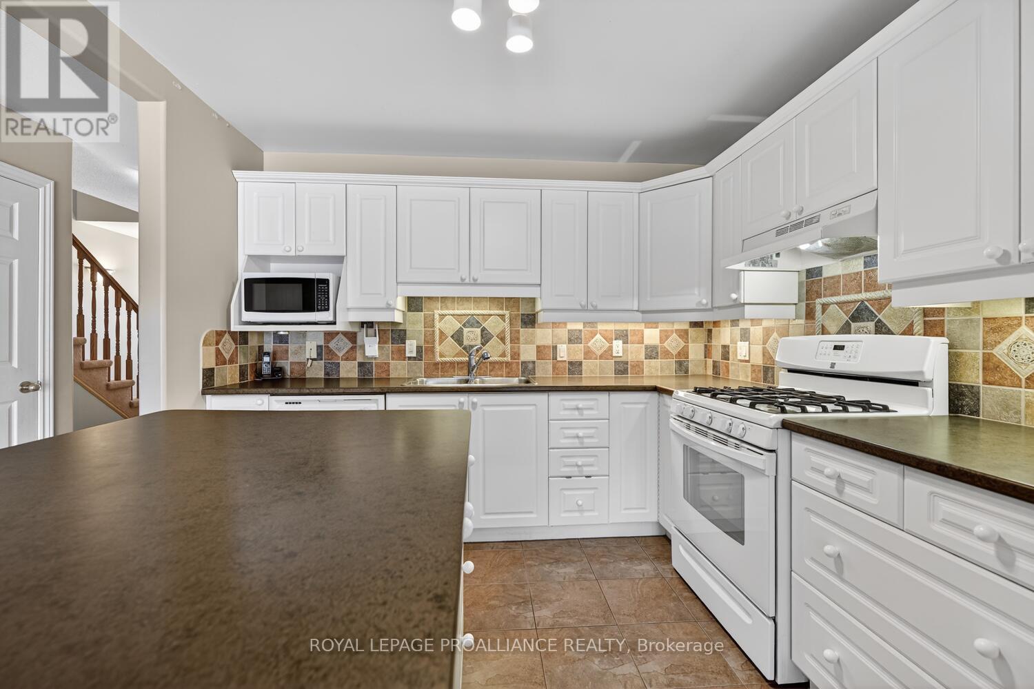 271 Beley Street, Brockville, Ontario  K6V 7M8 - Photo 10 - X12821454