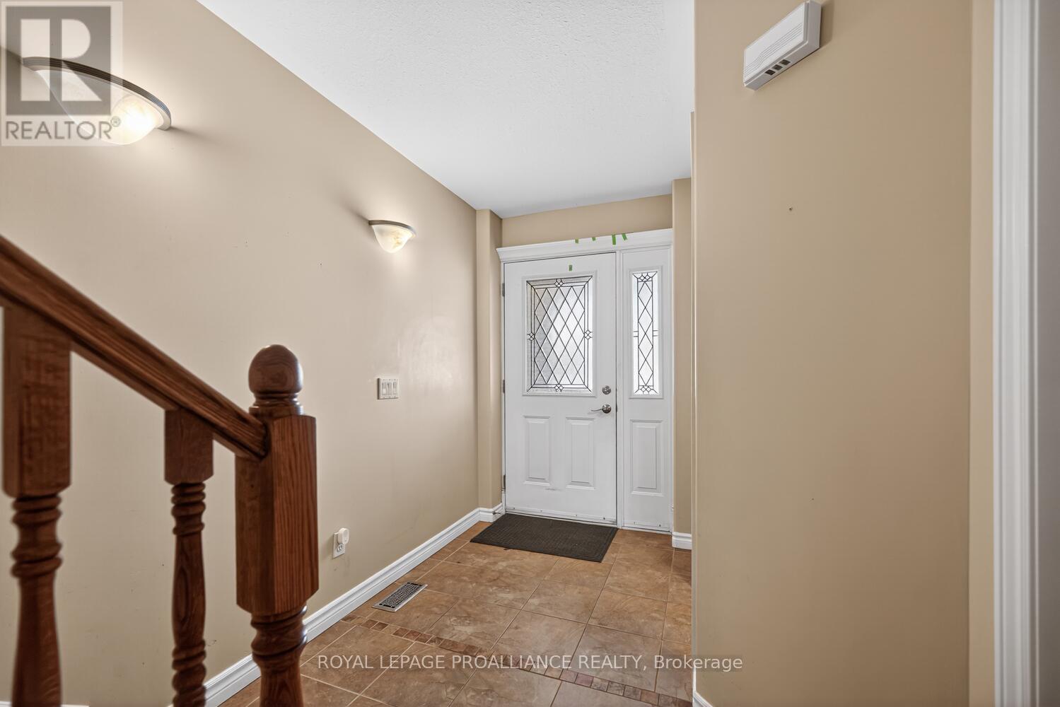 271 Beley Street, Brockville, Ontario  K6V 7M8 - Photo 5 - X12821454