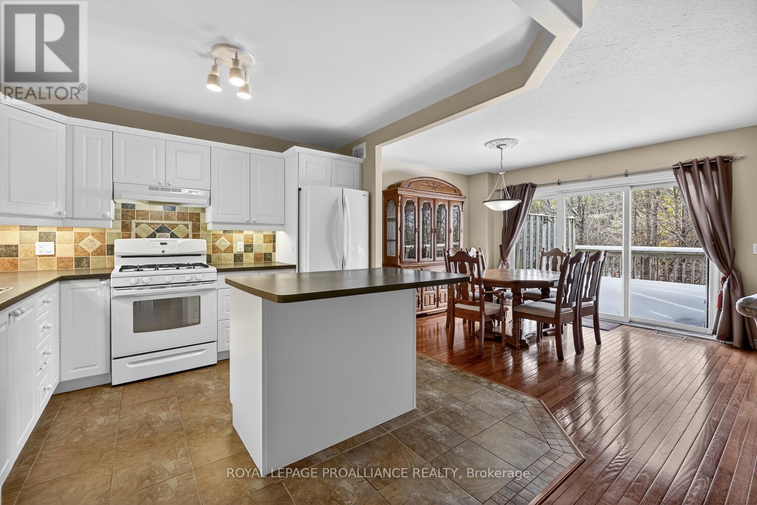 271 Beley Street, Brockville, Ontario  K6V 7M8 - Photo 6 - X12821454