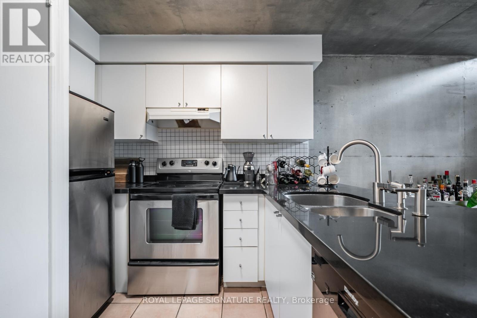 106 - 954 King Street W, Toronto, Ontario  M6K 3L9 - Photo 3 - C12821478