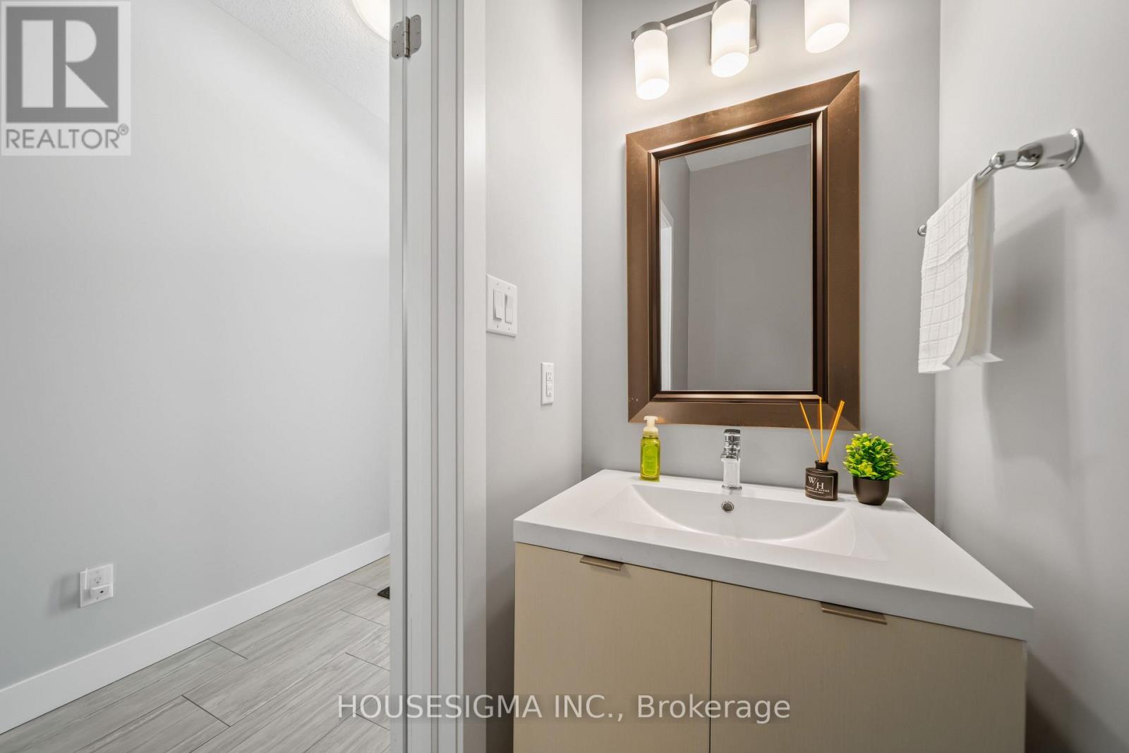 66 - 2070 Meadowgate Boulevard, London South, Ontario  N6M 0H5 - Photo 6 - X12821486