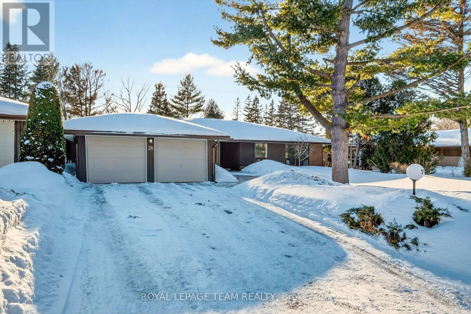 28 Tiffany Crescent, Ottawa, Ontario  K2K 1W2 - Photo 2 - X12821496