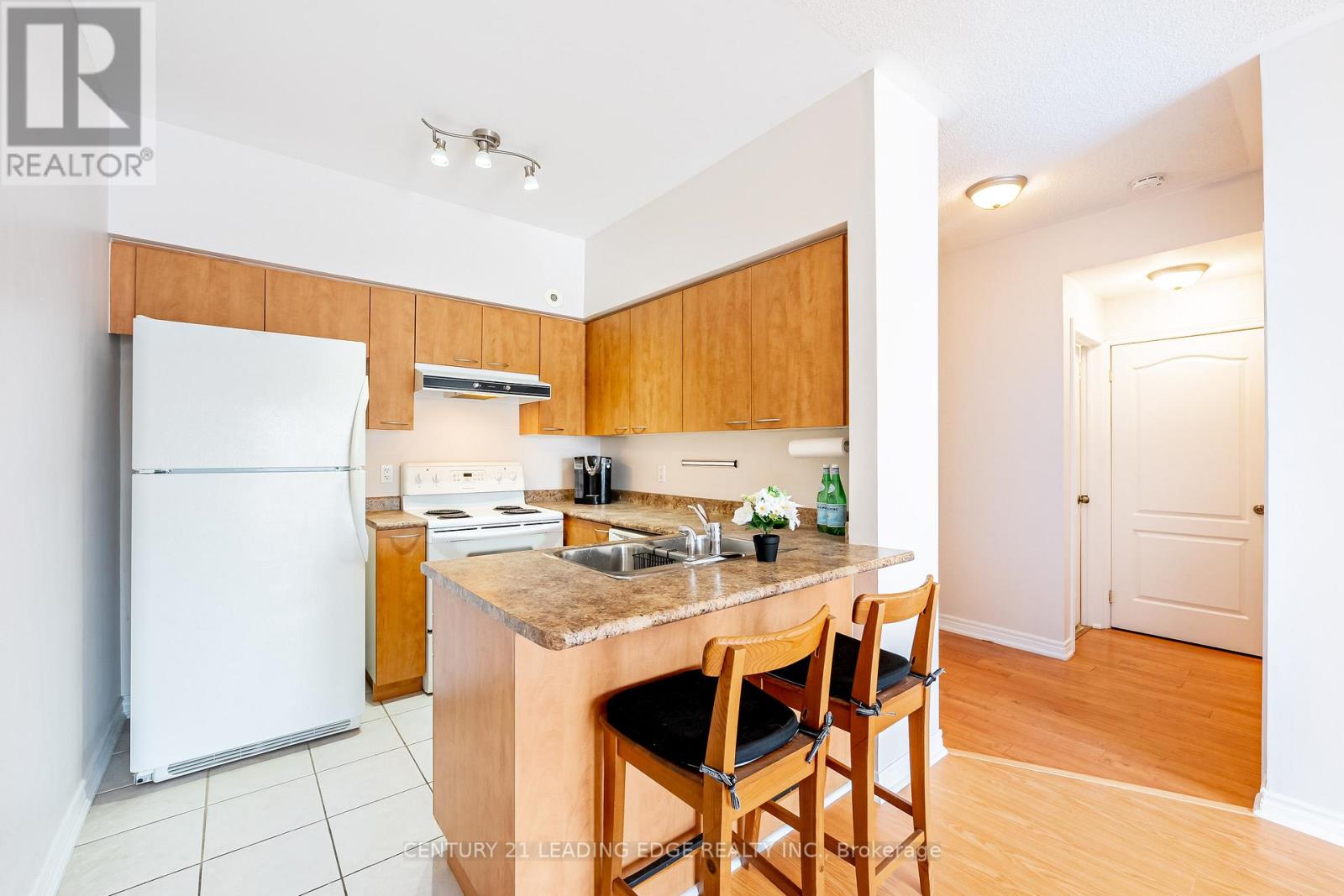 202 - 65 Cranborne Avenue, Toronto, Ontario  M4A 2Y5 - Photo 11 - C12821490