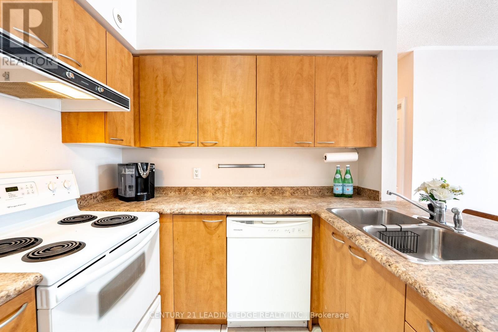 202 - 65 Cranborne Avenue, Toronto, Ontario  M4A 2Y5 - Photo 13 - C12821490