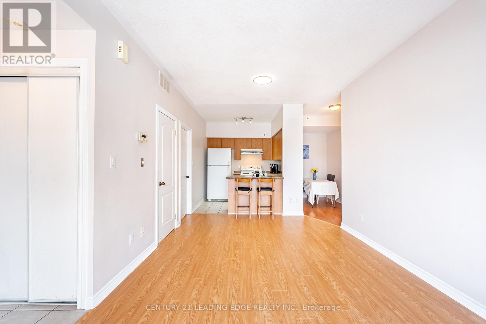 202 - 65 Cranborne Avenue, Toronto, Ontario  M4A 2Y5 - Photo 5 - C12821490