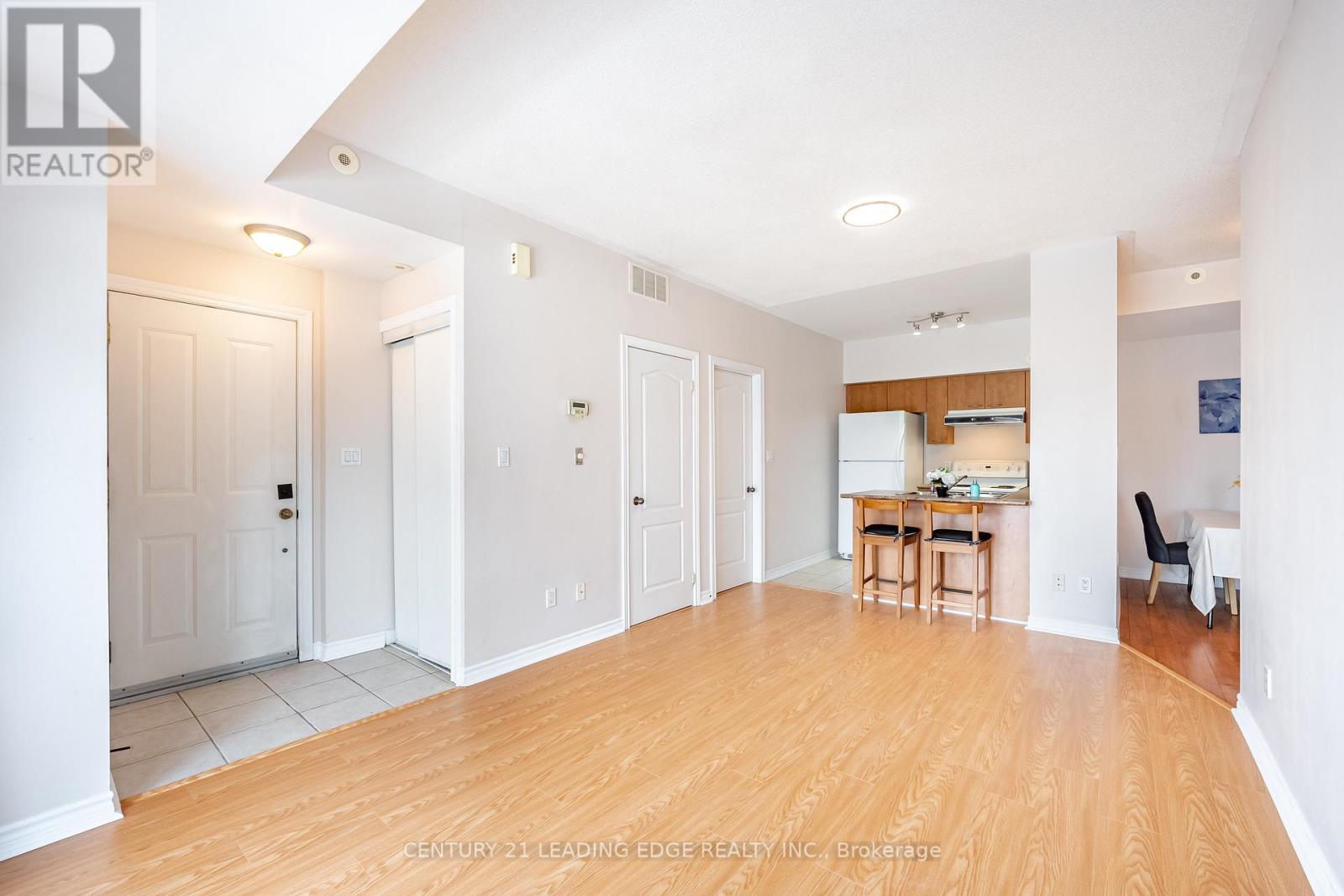 202 - 65 Cranborne Avenue, Toronto, Ontario  M4A 2Y5 - Photo 6 - C12821490