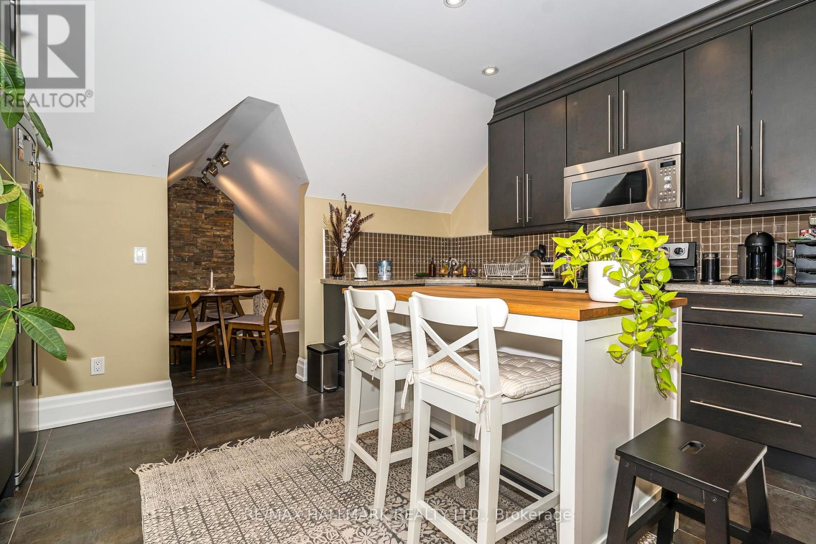 3RD FLOOR - 151 RUSHOLME ROAD, Toronto, Ontario