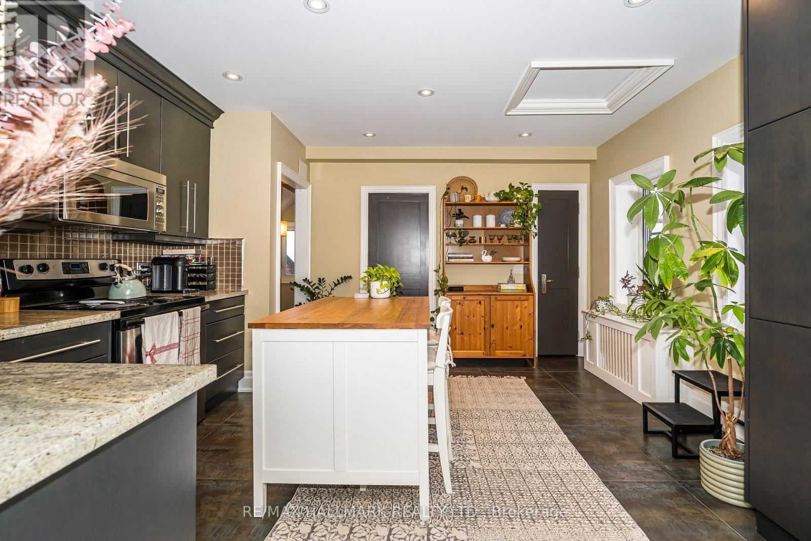 3rd Floor - 151 Rusholme Road, Toronto, Ontario  M6H 2Y6 - Photo 18 - C12821504