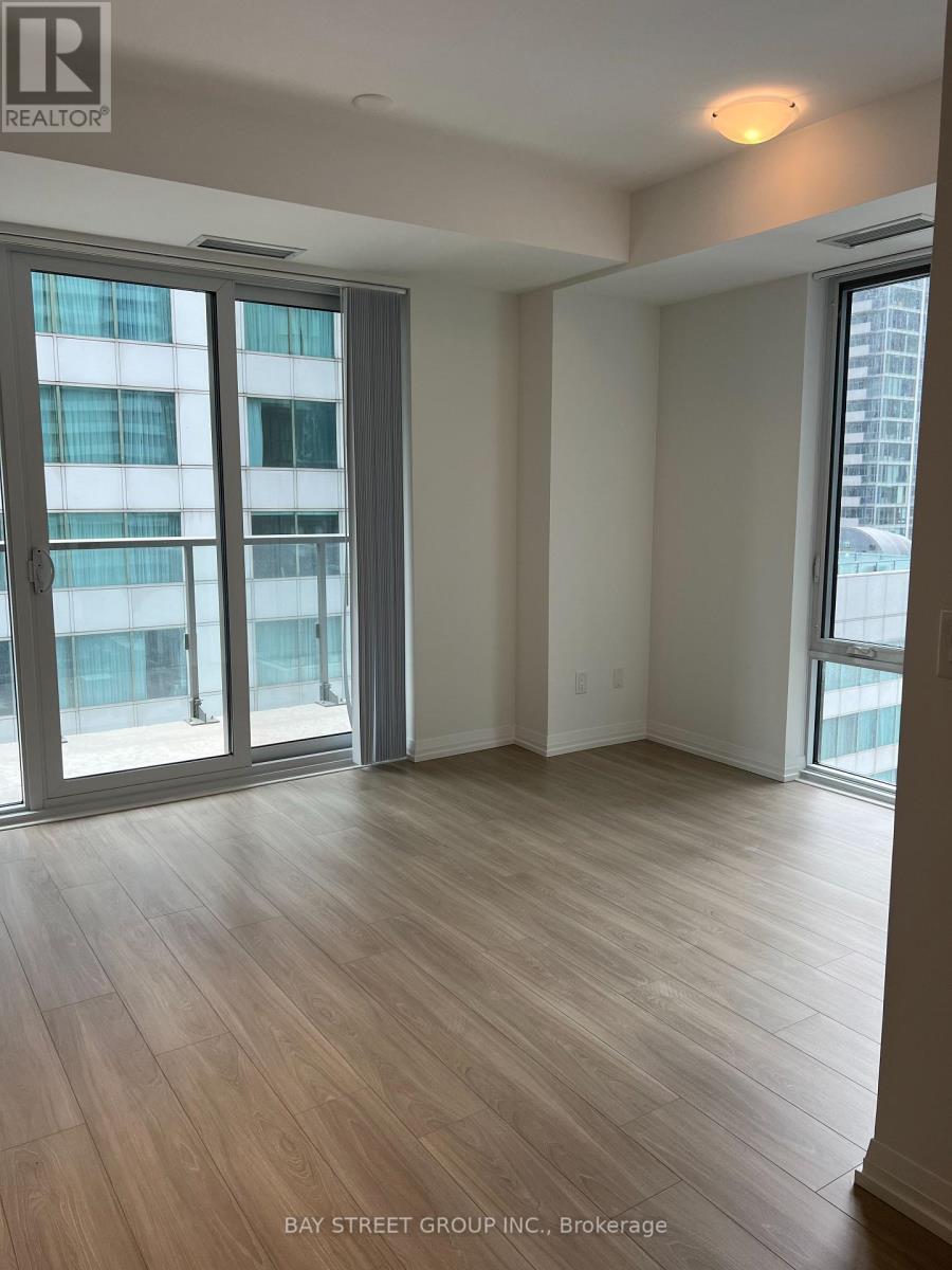 2112 - 8 Widmer Street, Toronto, Ontario  M5V 0W6 - Photo 4 - C12821508